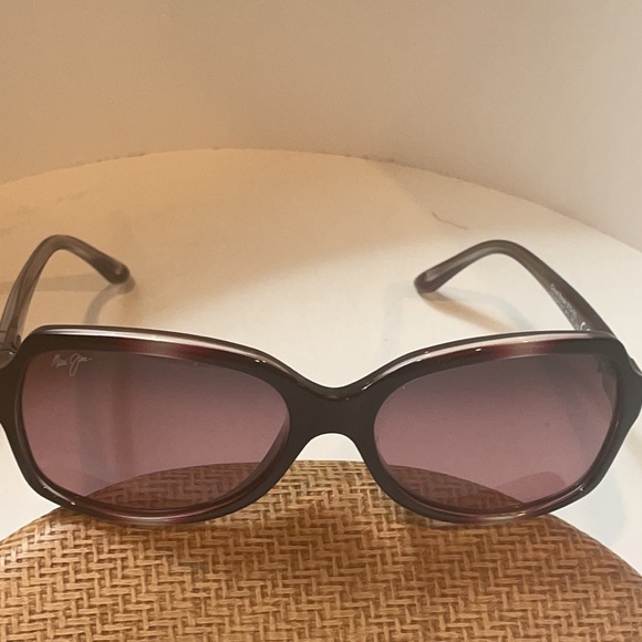 Maui Jim “Cloud Break” sunglasses - Picture 2 of 10